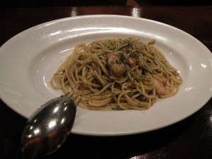 海老とマッシュルームのペペロンチーノ（テスタコーダ）