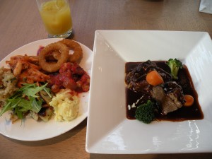 ガーデンレストランのウィークエンドランチブッフェ